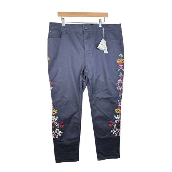 NEW Boden Denim Women's Girlfriend Mid Rise Navy Floral Embroidered Pockets‎ 20 - Picture 1 of 12